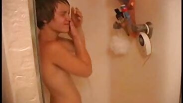 Figlia arrapata che scopa belle bionde nude il suo patrigno muscoloso