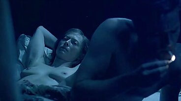 Emily belle donne curvy nude Willis prepara il suo ano con una spina o 2