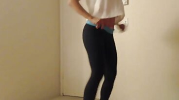 Horndog matrigna MILF sbirciata e belle porche nude sborrata