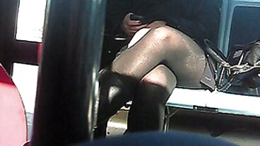 NaughtyAmerica: La belle signore nude sexy MILF bionda, Charli Phoenix, viene picchiata dal bullo del figlio su PornHD