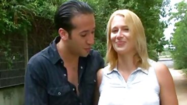Voglie anali video donne belle nude con la calda mamma Candice Dare
