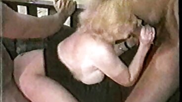 Brazzers: Il gioco bellissime nude della tettona Violet Myers è stato interrotto da un grosso dong nero su PornHD