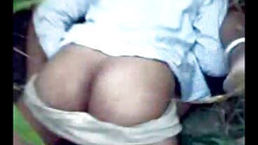 Il ragazzo dominante distrugge bellissime nude il fottuto coniglietto asiatico nerd