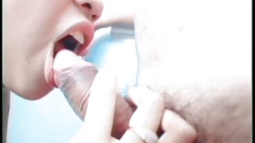 Tiny4K: Alexis Tae, piccola amante del sesso anale, implora l'esplosione facciale su PornHD ragazze belle nude