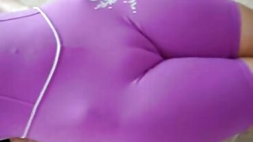 Bibi riceve un berretto da notte di bionde bellissime nude sperma