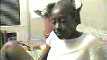 Una ragazza belle donne famose nude tettona merita di farsi scuotere le tette