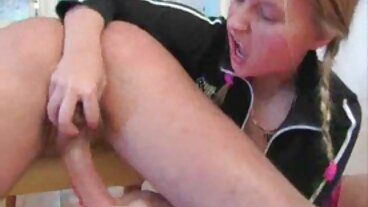 Selettore di vita: la tua sorellastra troia Little Angel ti corrompe per scopare le piu belle attrici nude su PornHD