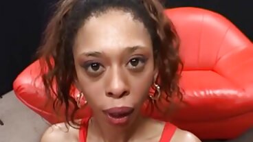 Bionda prende un ragazze belle nude video grosso cazzo in gola