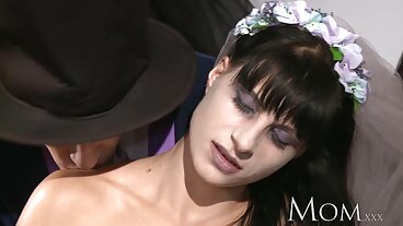 Mildred bellissime e nude viene colpita dal suo Organizzatore di pensieri! (oh??